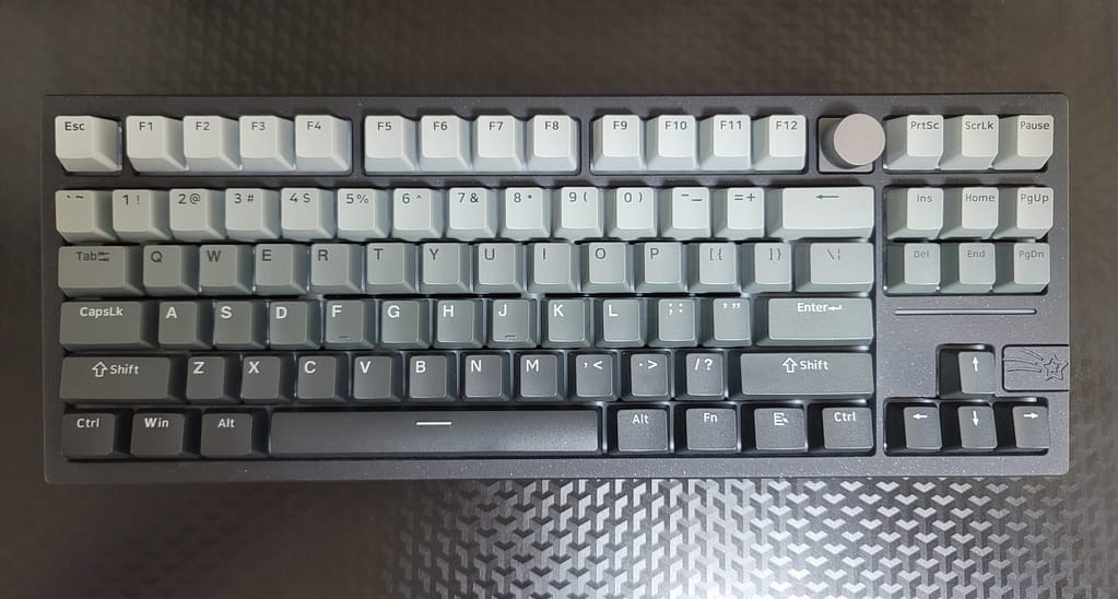VTER 갤럭시80 PRO 풀알루미늄 키보드 블랙 그라데이션 정면 배열