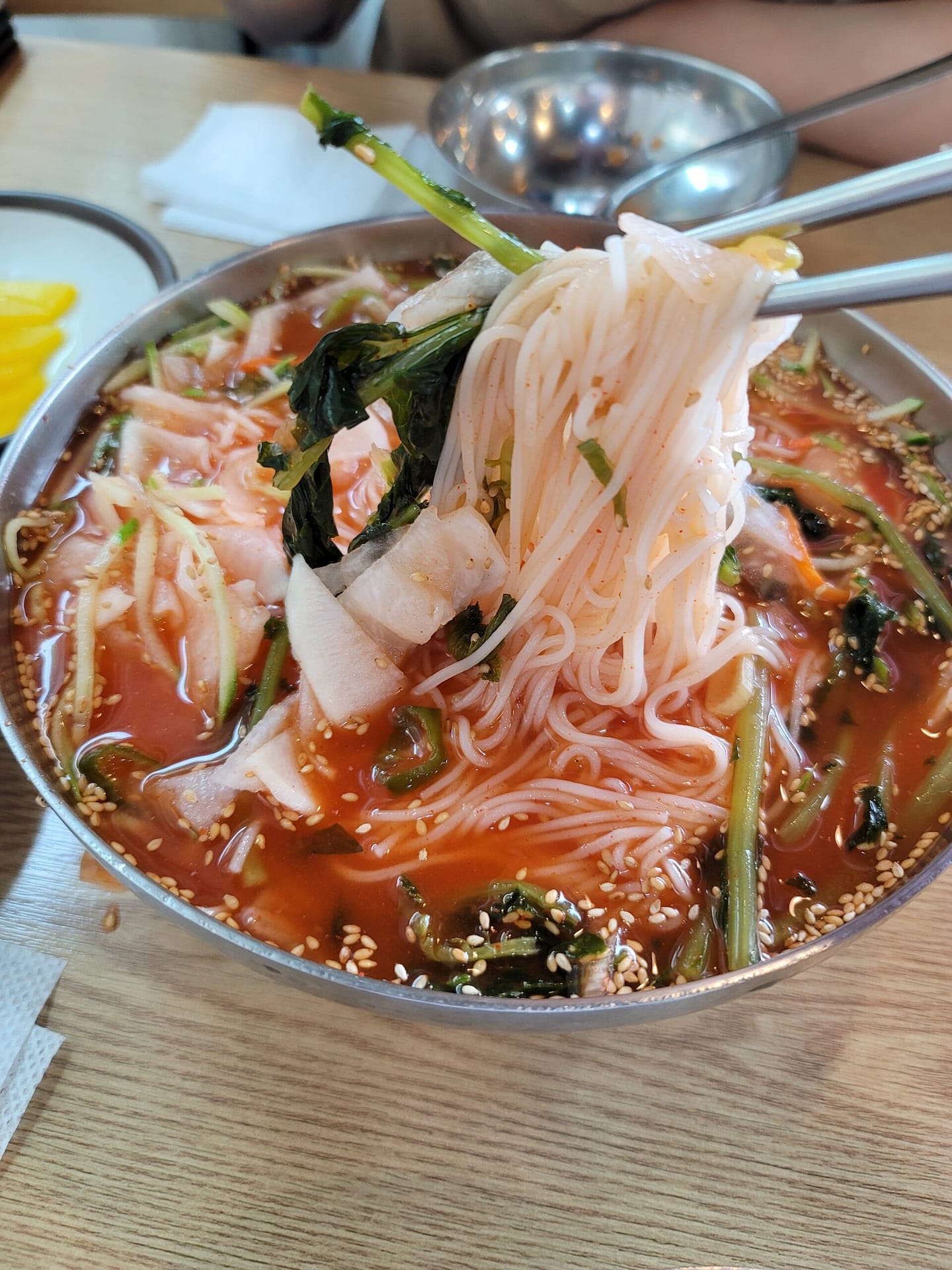 캐논 EOS 350D 후면 LCD 디스플레이 및 조작 버튼 인터페이스